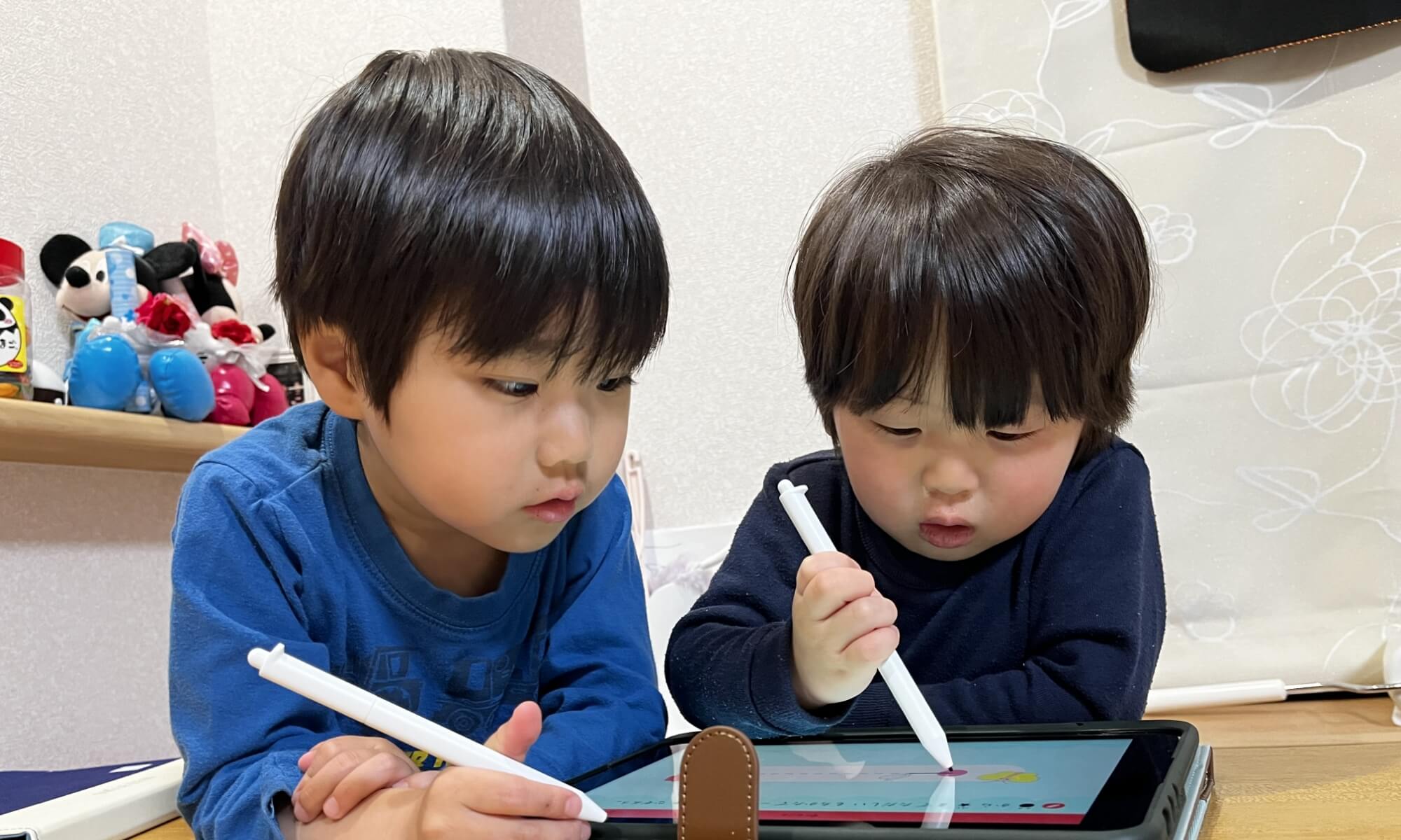 長男りおくん（左）と次男そらくん