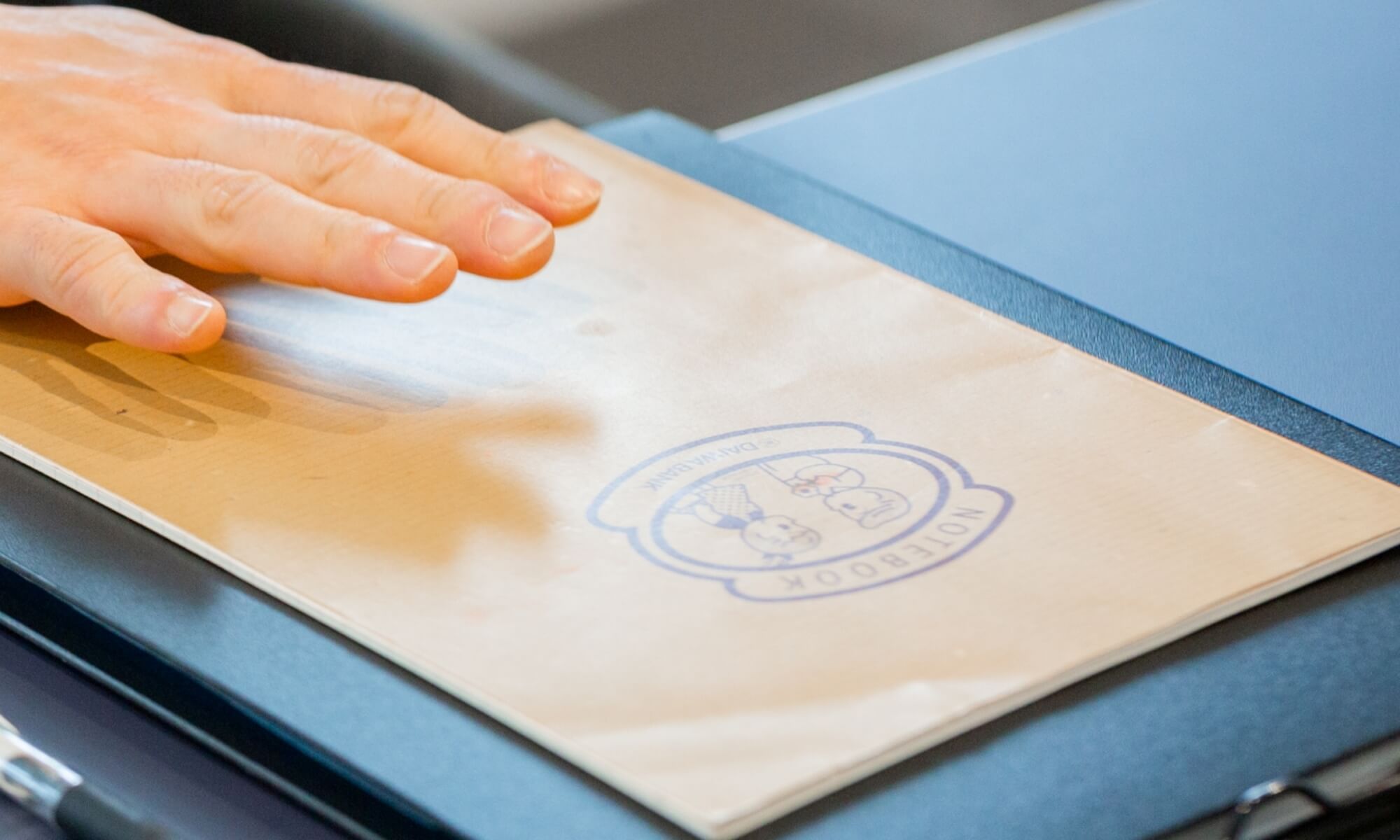 育ての母の遺品から見つかった「育児ノート」